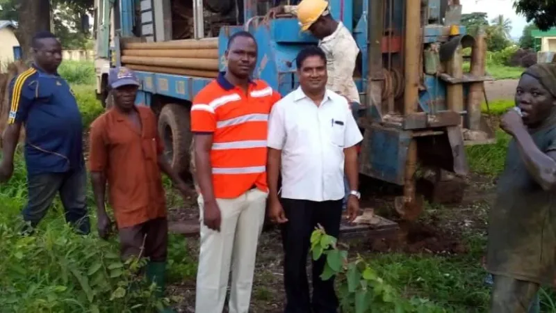 Brunnenbohrung im Krankenhaus von Bassar